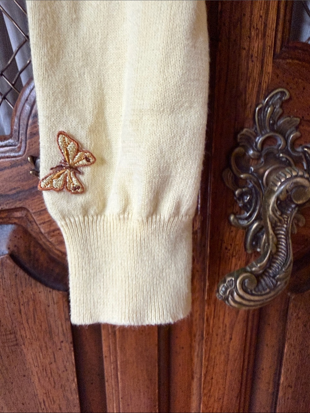 Vintage Blu Stocking Hand Embroidered Beaded Floral Cardigan SIZE MEDIUM - Picture 4 of 5